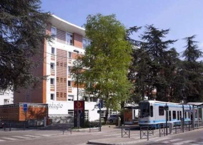 Kosy - Les Cedres 3*